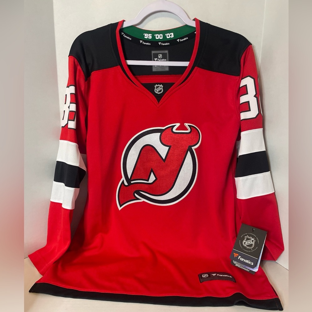 NEW JERSEY DEVILS- JACK HUGHES #86 Women's Hockey Jersey Fanatics Size Small NEW